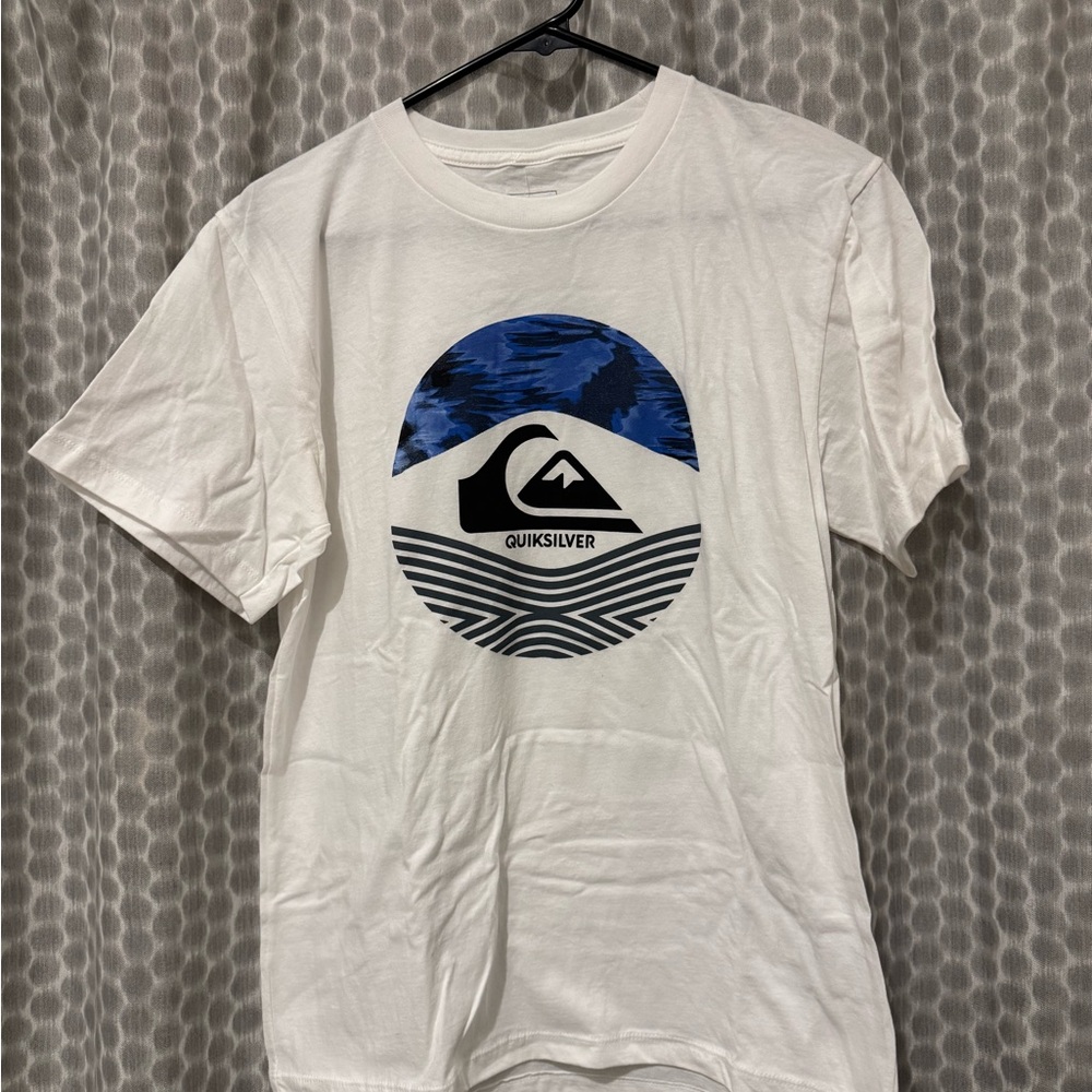 Quiksilver White and Blue Short Sleeve Tee